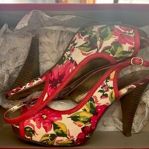 Candie’s Dorado Pink Floral Heel